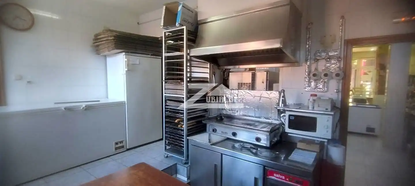 Business premises for sale in Calle San Juan Kalea, imagen 15