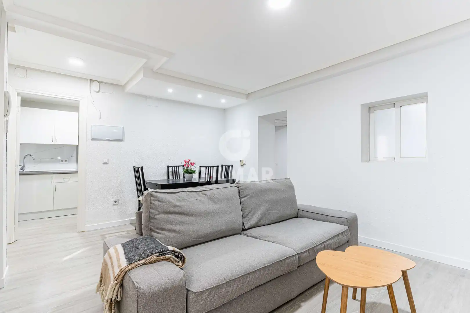Sala d'estar de Planta baixa en venda en Madrid amb Calefacció