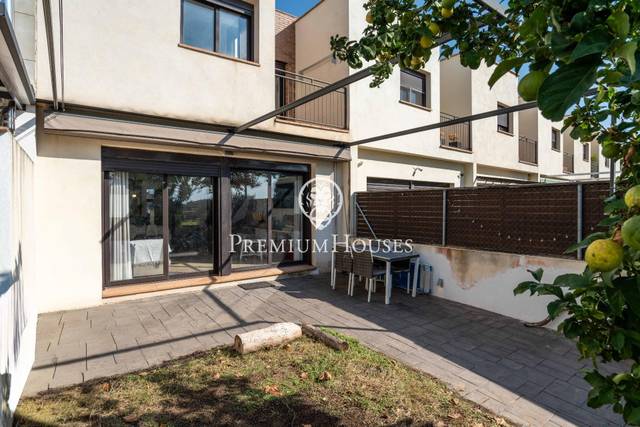 Casa adosada en Venta en Fondo Somella