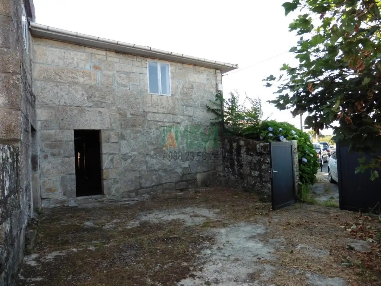 Casa rústica amb jardí en venda a Amoeiro, imagen 9