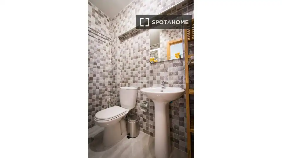 Bany de Apartament per a compartir en Málaga amb Aire condicionat, Calefacció i Terrassa