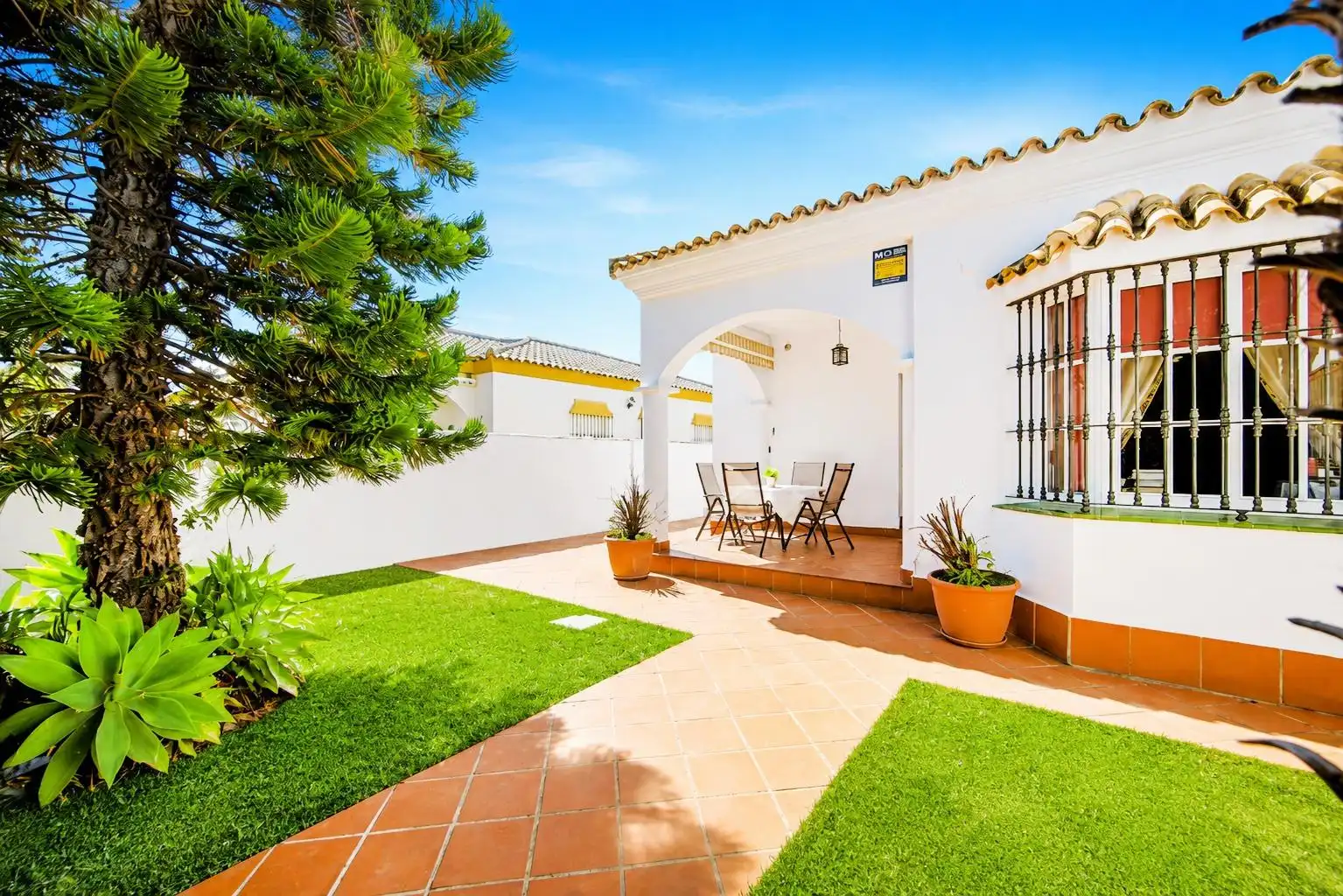 Terrassa de Casa o xalet en venda en Chiclana de la Frontera amb Jardí privat, Terrassa i Traster