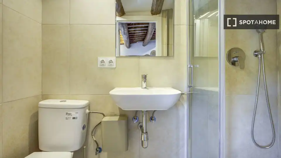 Bathroom of Flat for rent in Sant Martí