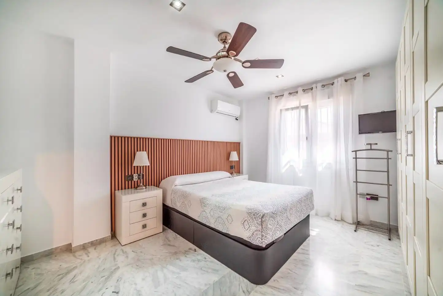 Bedroom of Detached homes for sale in Bormujos  with Air Conditioner