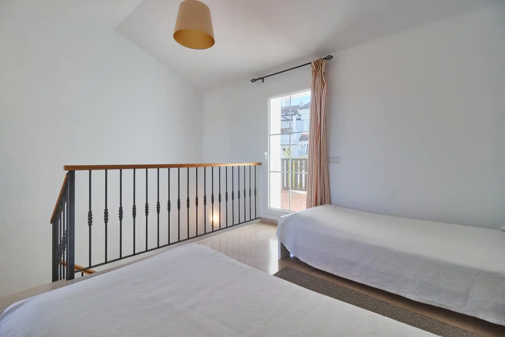 Casa adosada en venta en Buenavista - Lauro Golf