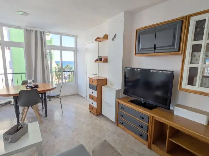 Sala de estar de Apartamento de alquiler en Benicasim / Benicàssim con Calefacción, Trastero y Amueblado