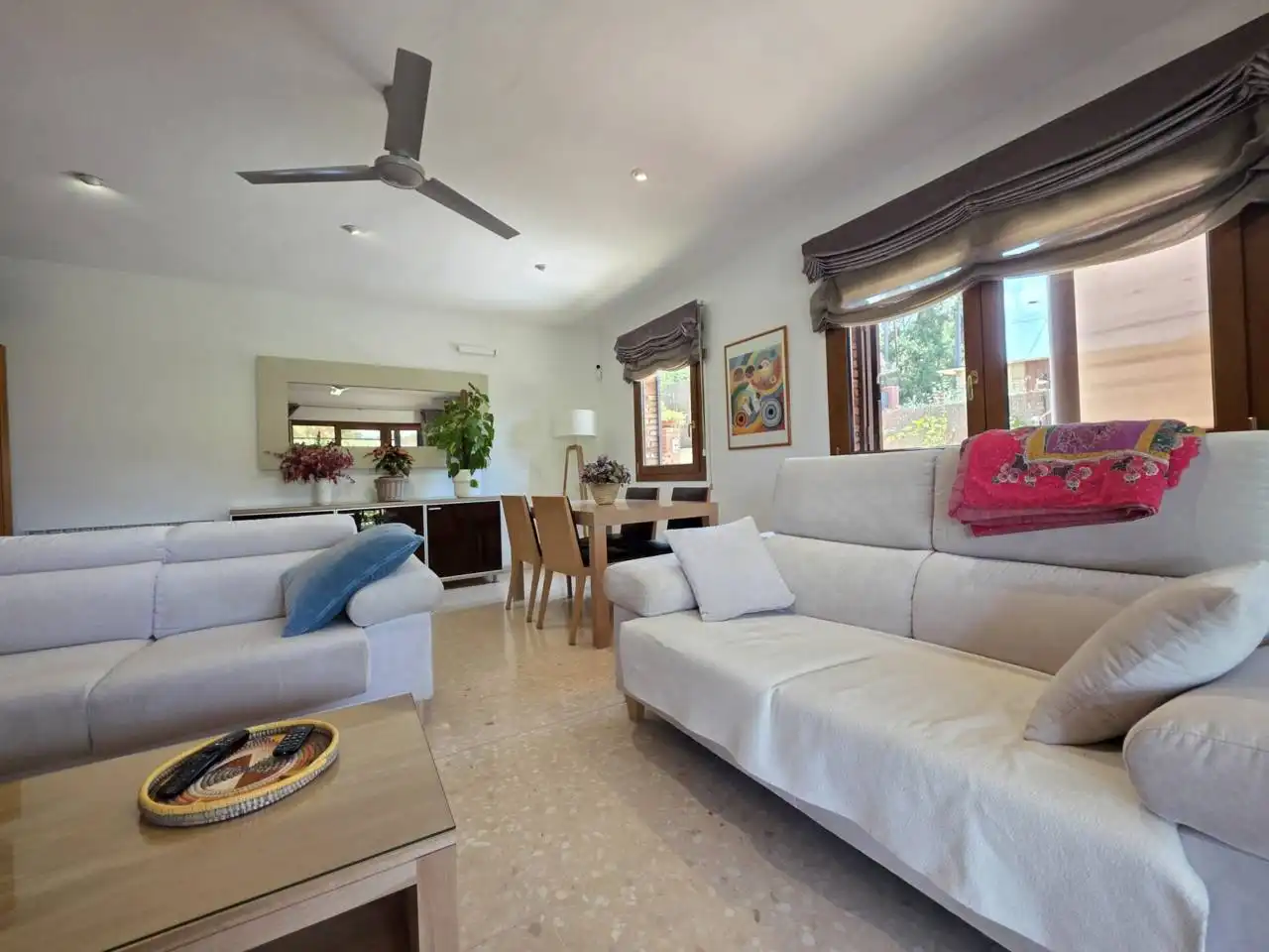 Sala de estar de Casa o chalet en venta en Montcada i Reixac con Aire acondicionado, Calefacción y Jardín privado