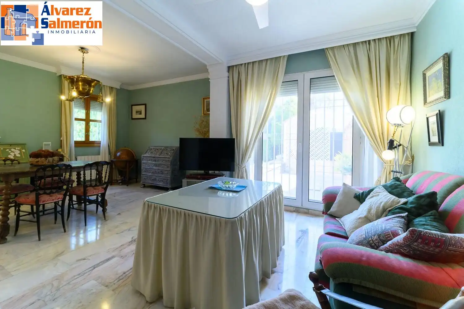 Sala de estar de Casa o chalet en venta en Albolote con Piscina