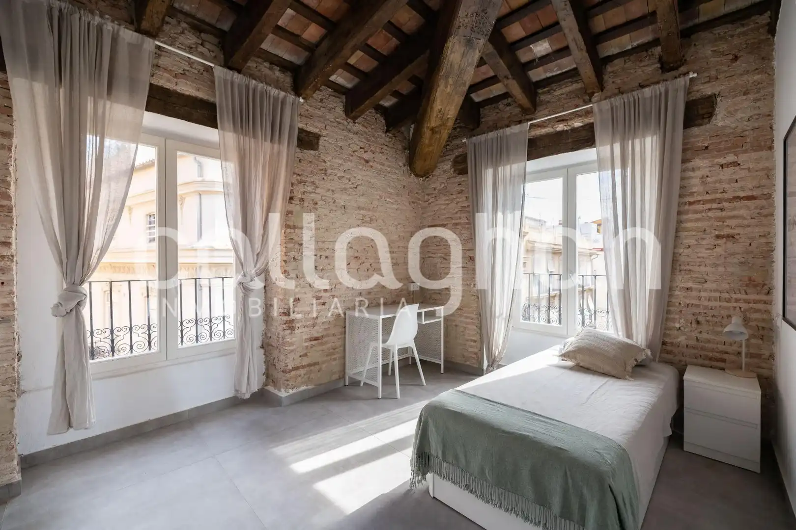 Bedroom of Buildings for sale in Valencia