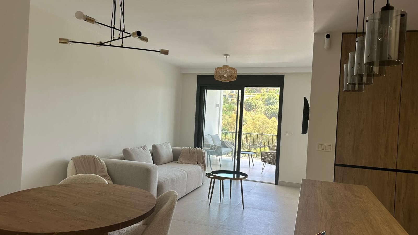 Living room of Apartment for sale in Benahavís  with Air Conditioner, Terrace and Swimming Pool