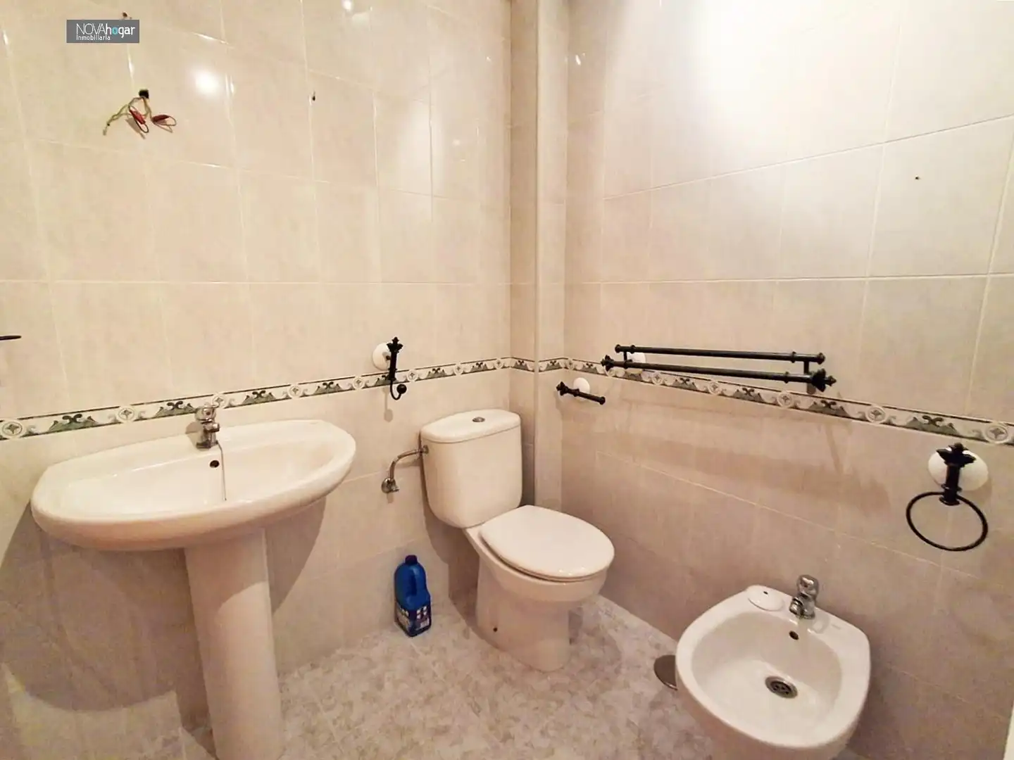 Baño de Piso en venta en Cártama con Aire acondicionado, Calefacción y Balcón