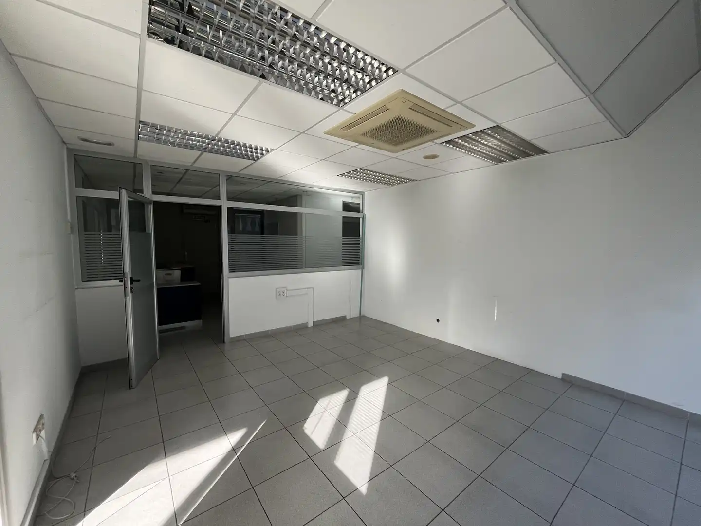 Office for rent in Manresa  with Heating