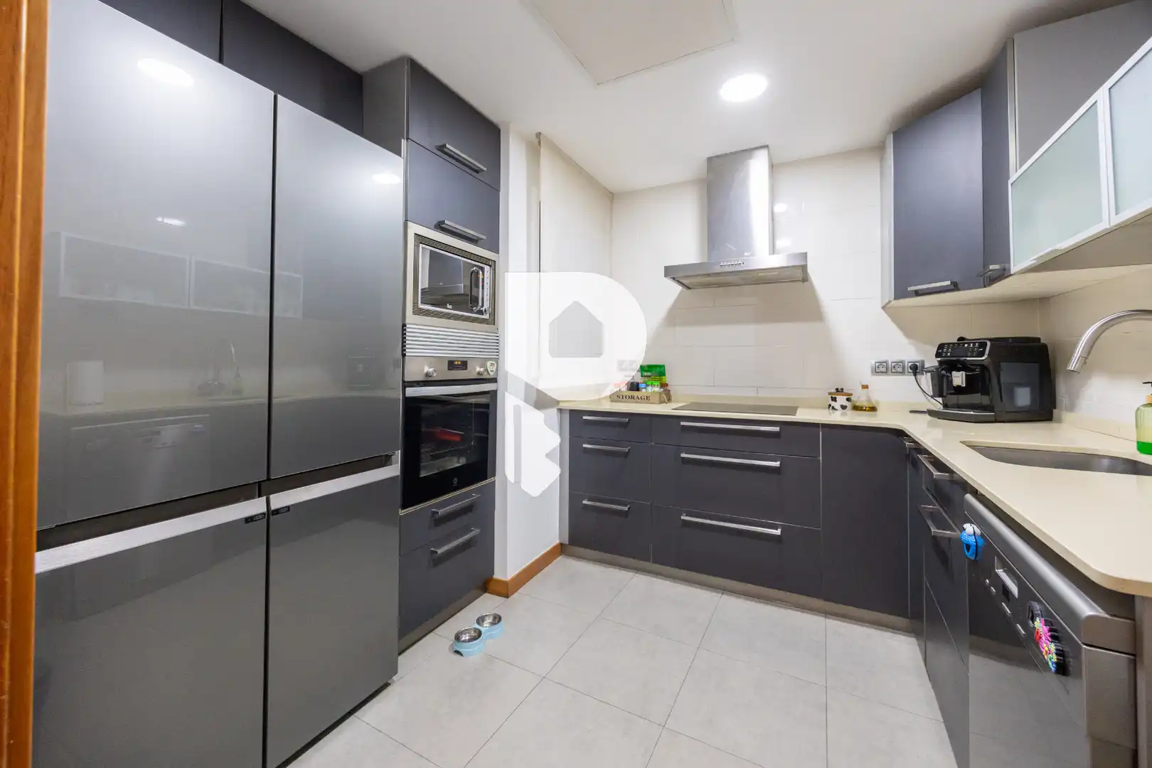 Küche von Wohnung zum Verkauf in Sant Vicenç Dels Horts mit Klimaanlage, Heizung und Parkett