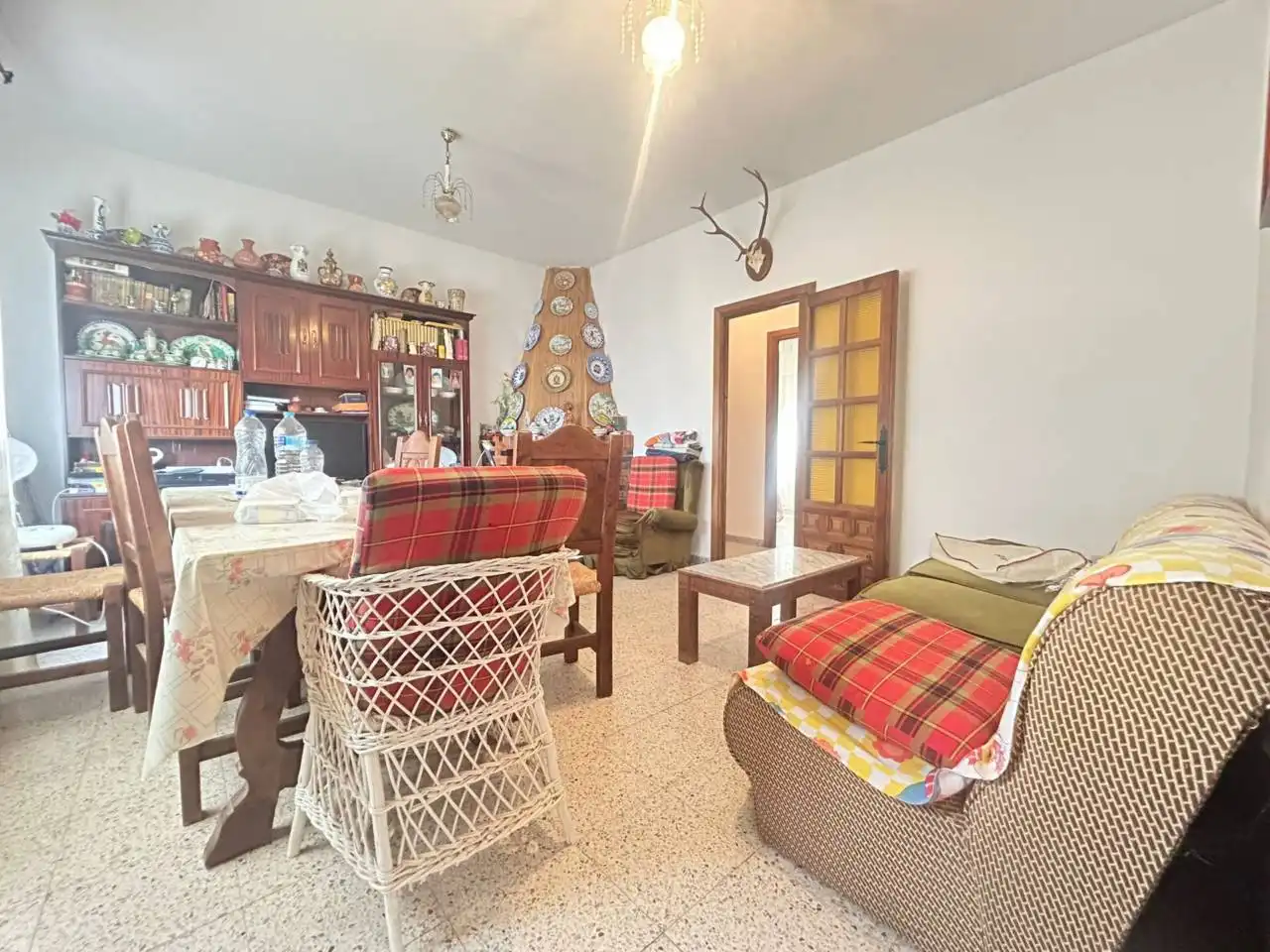 Sala d'estar de Casa o xalet en venda en Las Ventas Con Peña Aguilera amb Calefacció