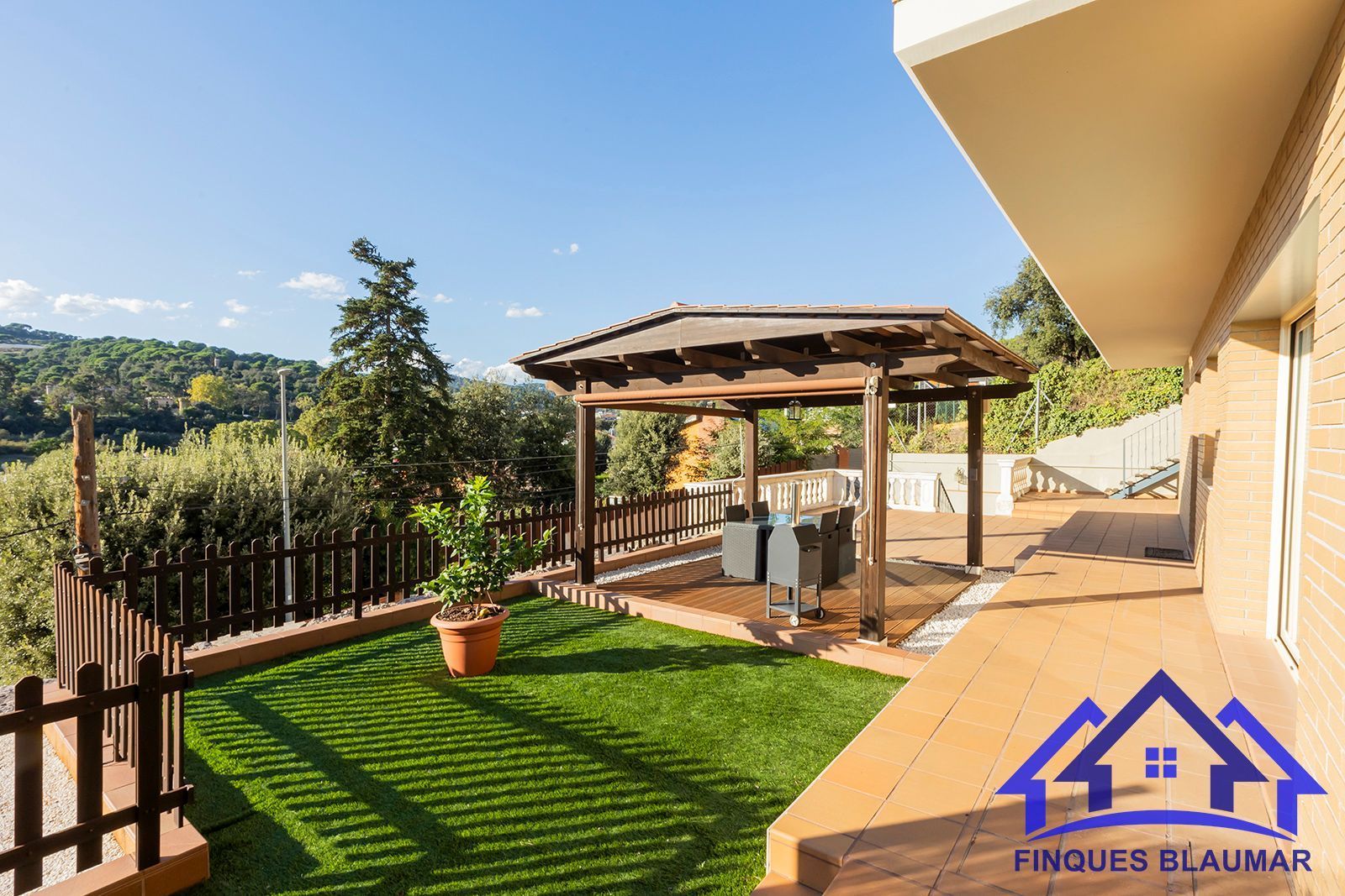 Terrassa de Casa o xalet en venda en Arenys de Munt amb Calefacció, Jardí privat i Terrassa