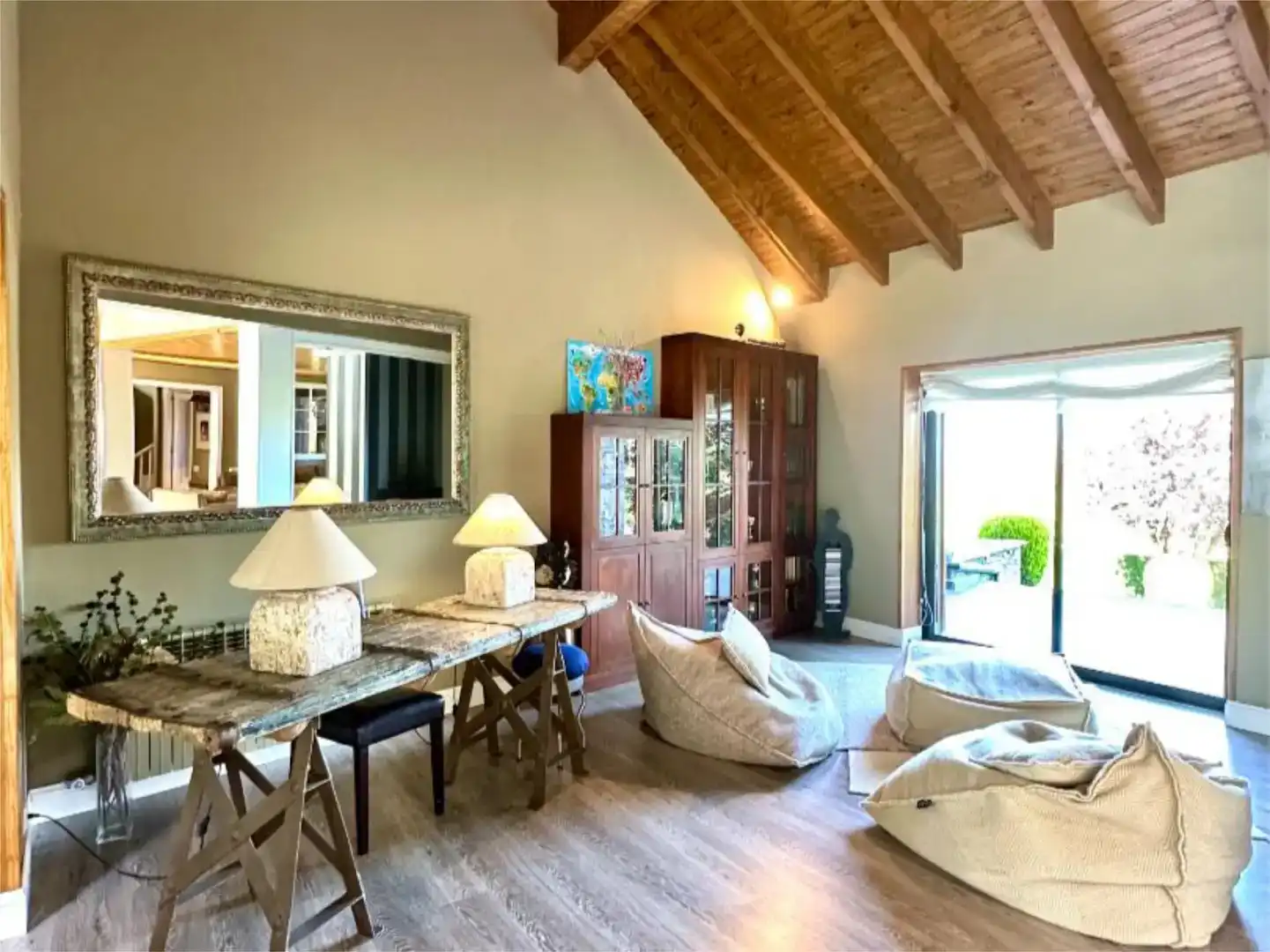 Sala d'estar de Casa adosada en venda en Fontanals de Cerdanya