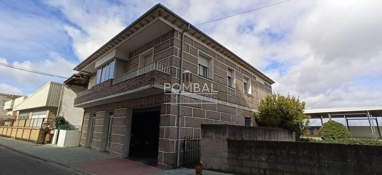 Vista exterior de Casa o xalet en venda en Xinzo de Limia amb Calefacció, Terrassa i Traster