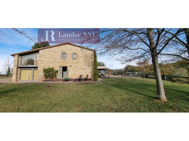 Casa-chalet en Venta en Palol de Revardit