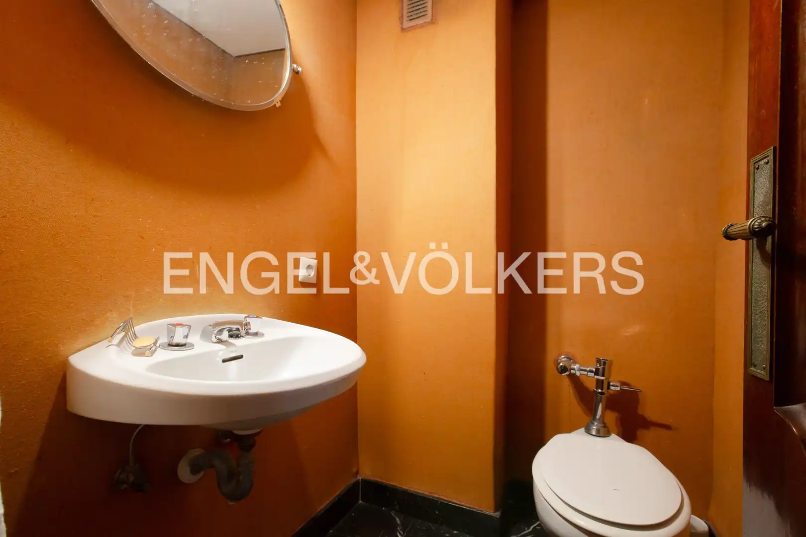 Bathroom of Flat for sale in Getxo   with Heating, Terrace and Storage room