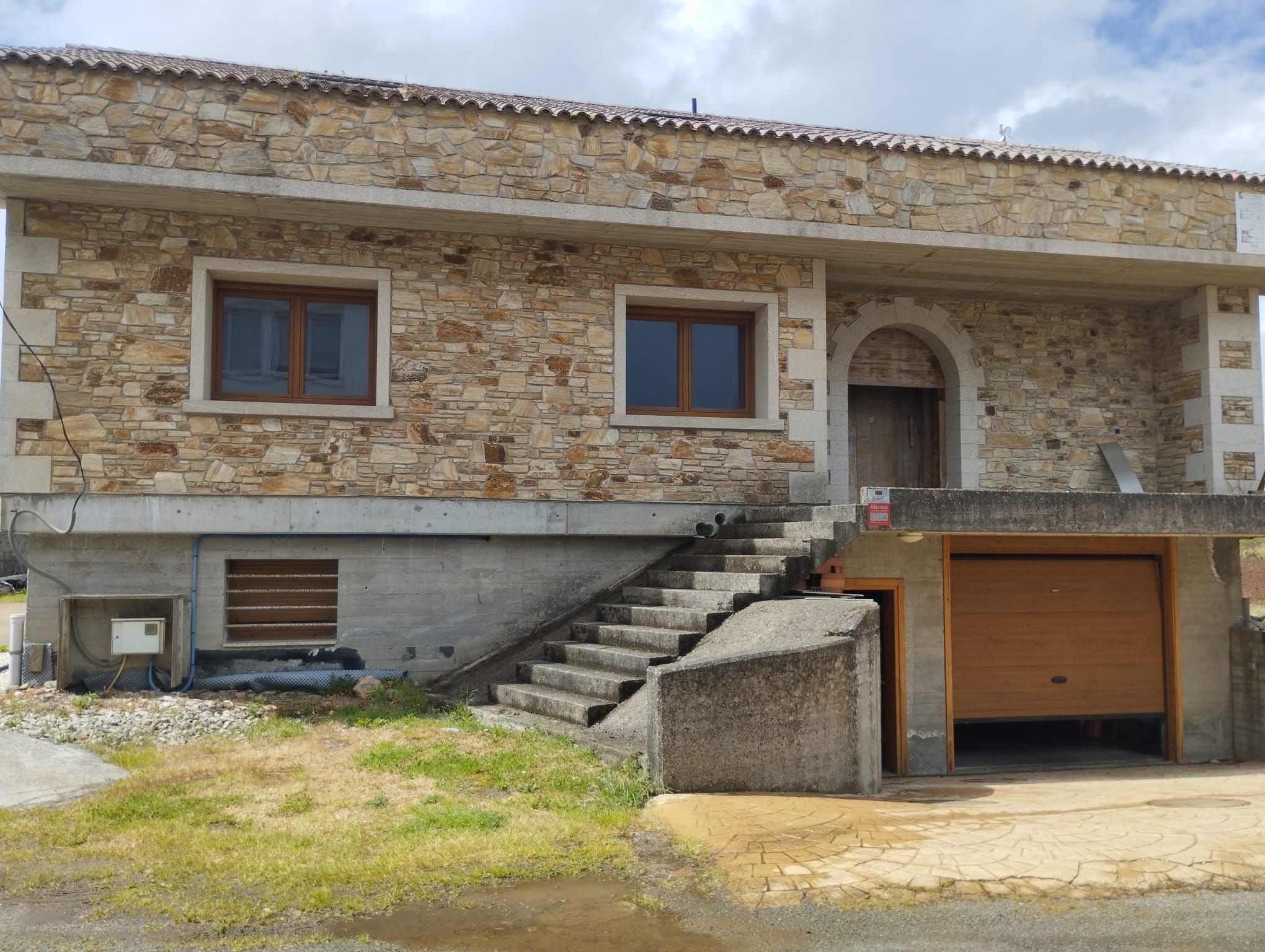 Vista exterior de Casa o xalet en venda en Coristanco amb Jardí privat, Terrassa i Balcó