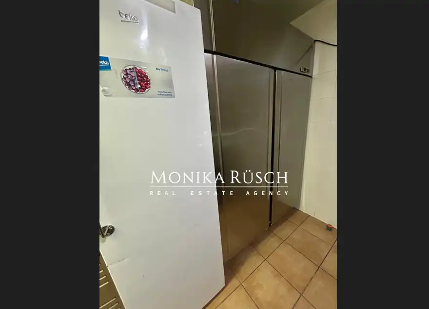 Business premises for transfer in Castell - Poble Vell, imagen 8