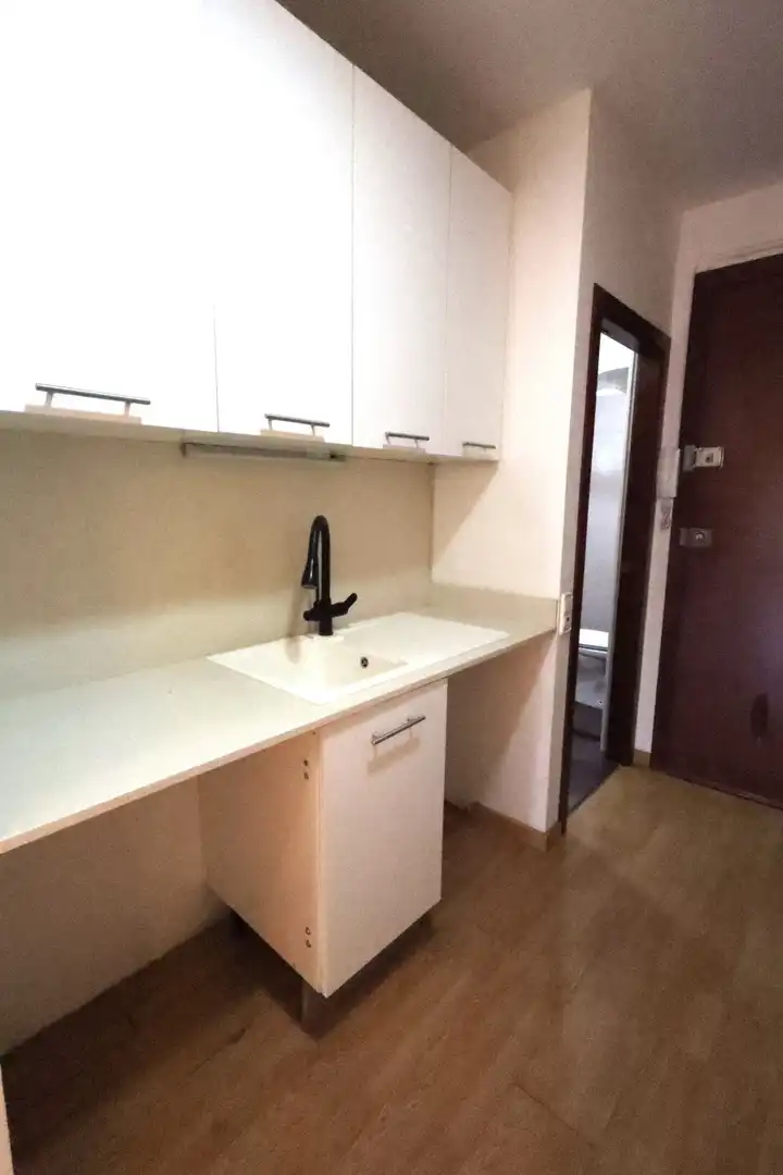 Cocina de Piso en venta en Barcelona con Balcón