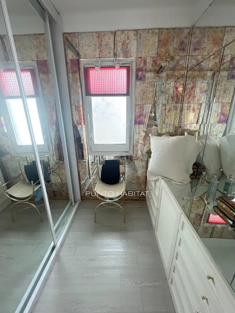 Schlafzimmer von Dachboden zum Verkauf in Barcelona mit Terrasse