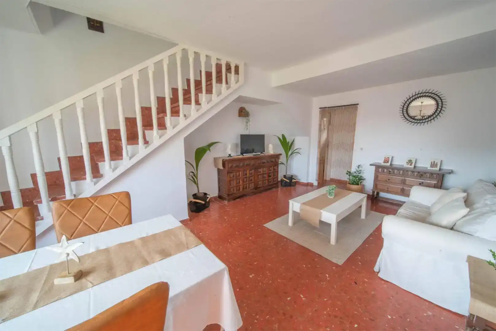 Sala d'estar de Casa o xalet de lloguer en Nerja amb Aire condicionat, Jardí privat i Traster