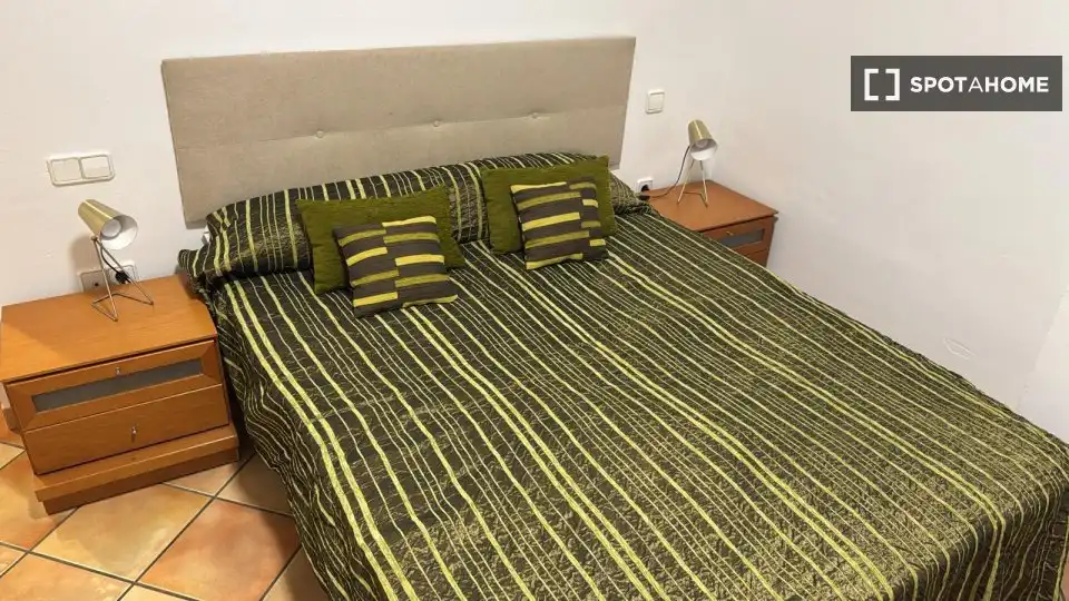 Habitación de Apartamento para compartir en Dénia con Aire acondicionado, Calefacción y Terraza