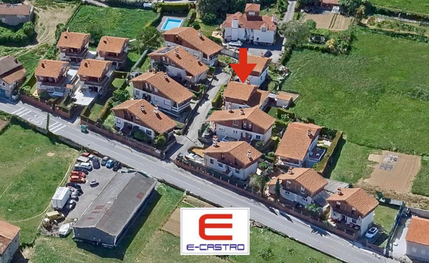 Vista exterior de Casa o xalet en venda en Castro-Urdiales amb Calefacció, Jardí privat i Terrassa