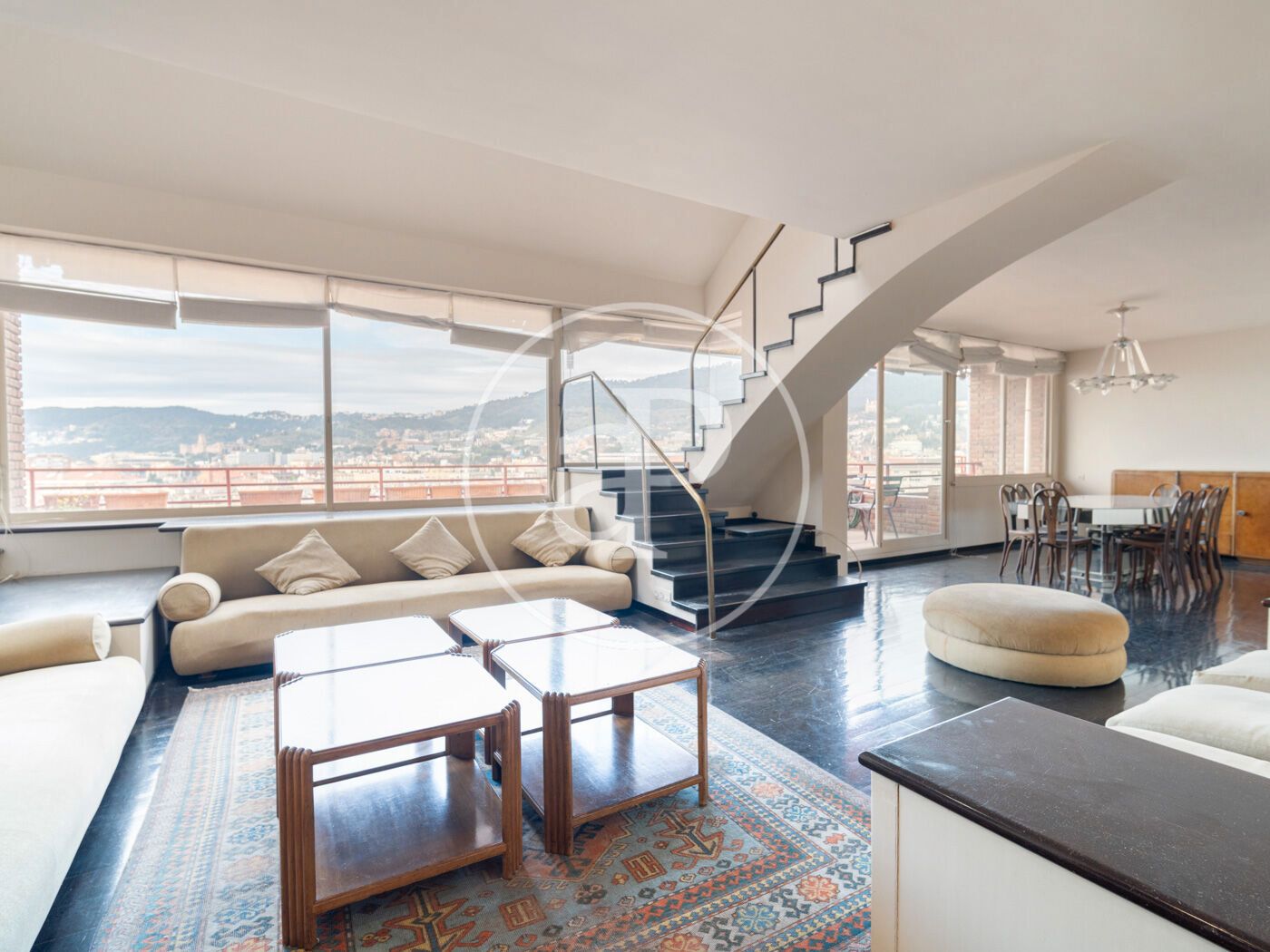 Sala d'estar de Àtic de lloguer en  Barcelona Capital amb Aire condicionat, Calefacció i Jardí privat