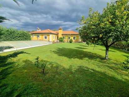 Jardí de Casa o xalet en venda en Torrelavega  amb Calefacció, Jardí privat i Terrassa