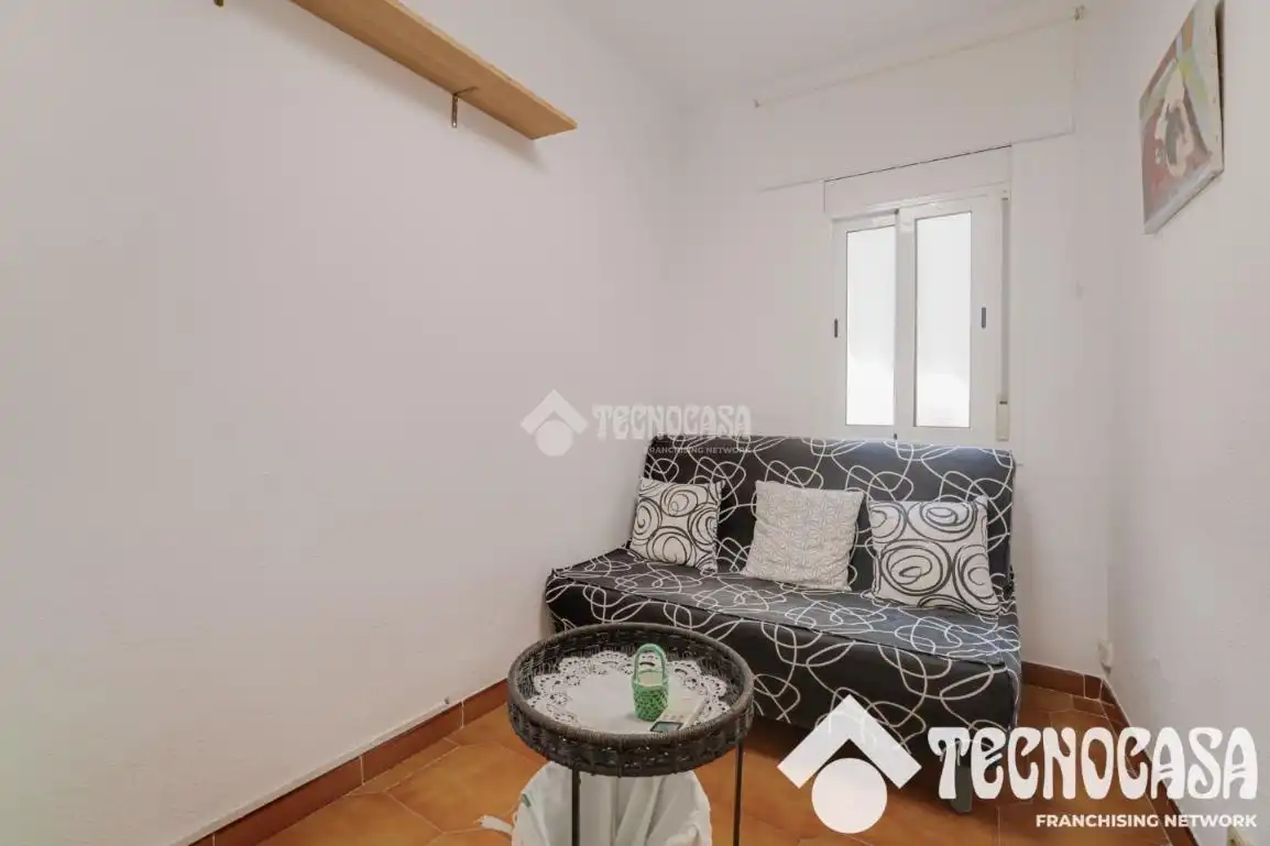 Living room of Flat for sale in Santa Coloma de Gramenet  with Air Conditioner and Furnished