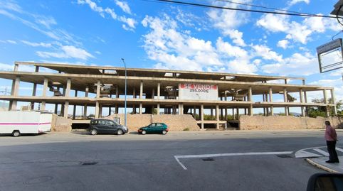 Terreno urbano con proyecto residencial
