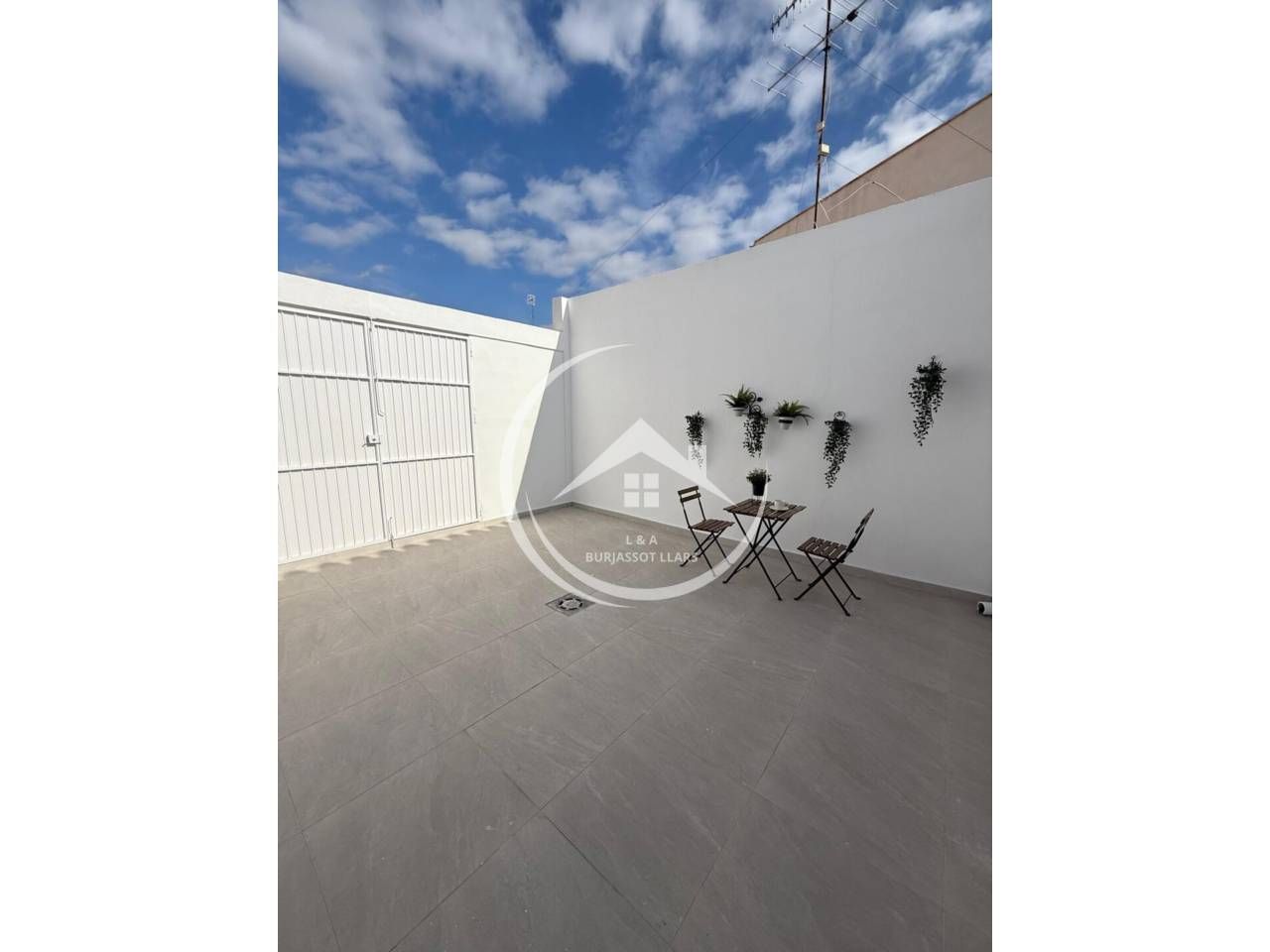 Terrace of House or chalet to rent in Casinos  with Furnished