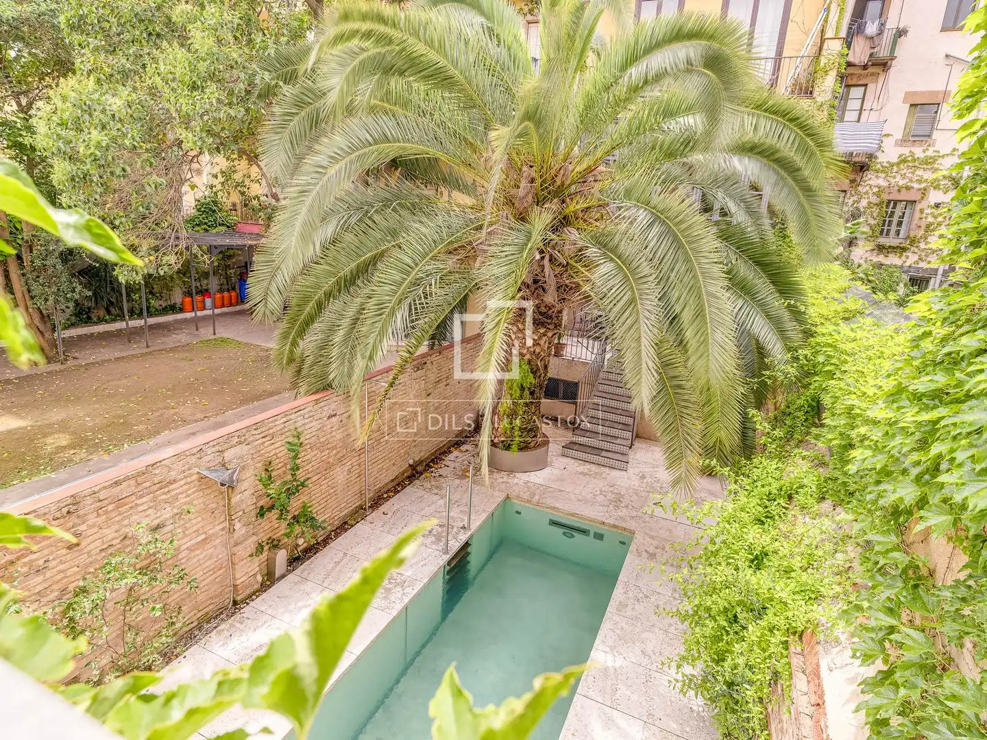 Piscina de Piso en venta en Barcelona con Aire acondicionado, Calefacción y Jardín privado