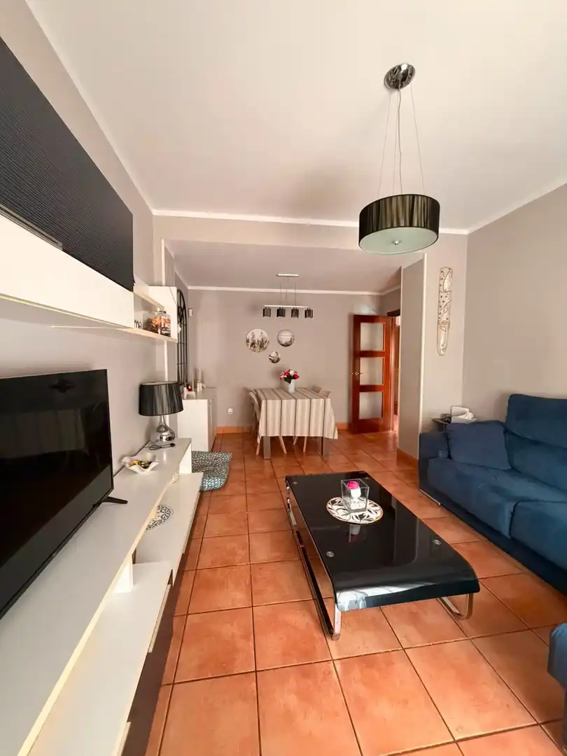 Sala d'estar de Casa o xalet en venda en Mairena del Alcor amb Aire condicionat, Terrassa i Traster