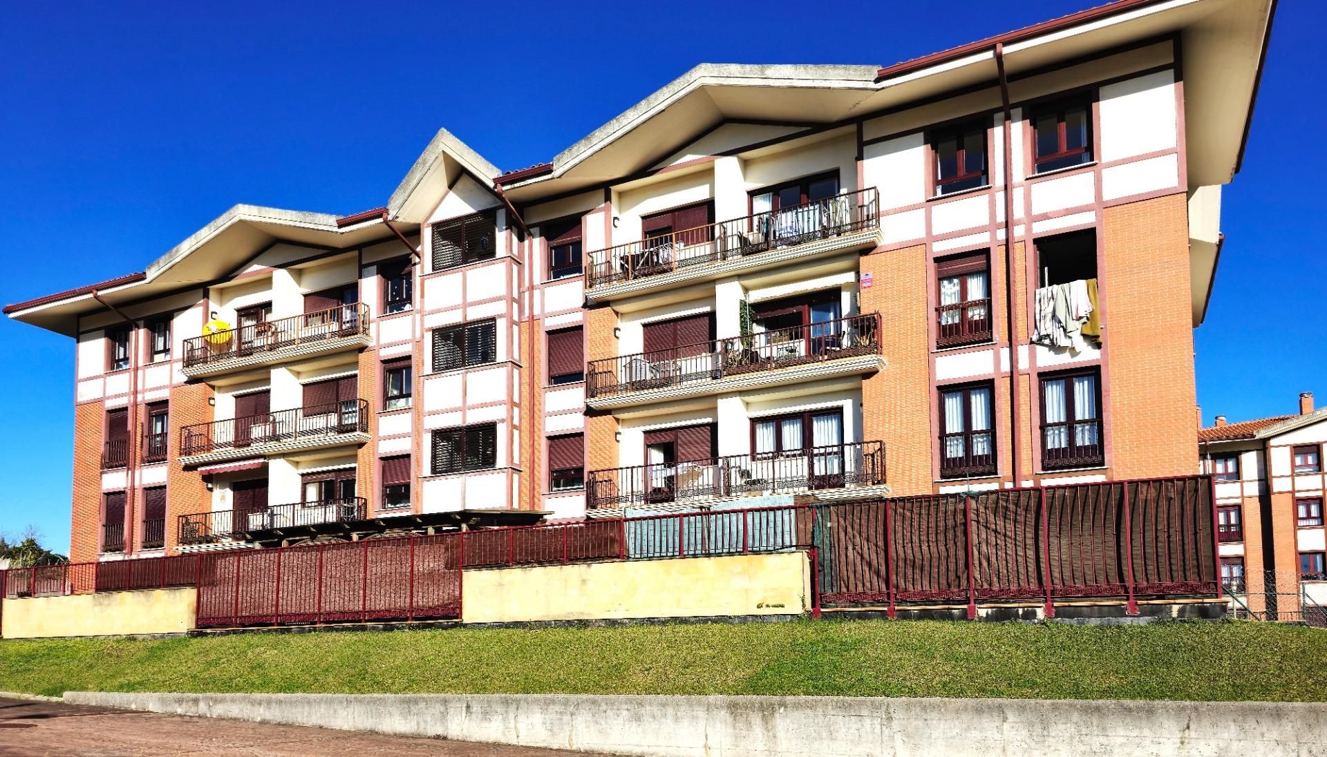 Vista exterior de Pis en venda en Santander amb Calefacció, Jardí privat i Terrassa