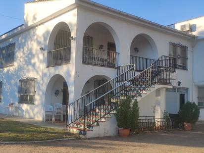 Vista exterior de Casa o xalet en venda en Picassent amb Terrassa, Piscina i Balcó