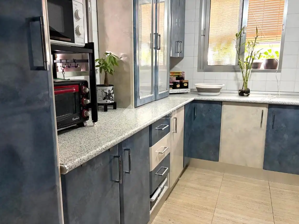 Kitchen of Flat for sale in Sevilla  with Air Conditioner