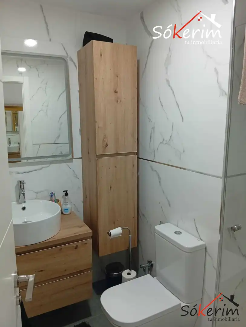 Badezimmer von Wohnung zum Verkauf in Madrid mit Klimaanlage und Heizung