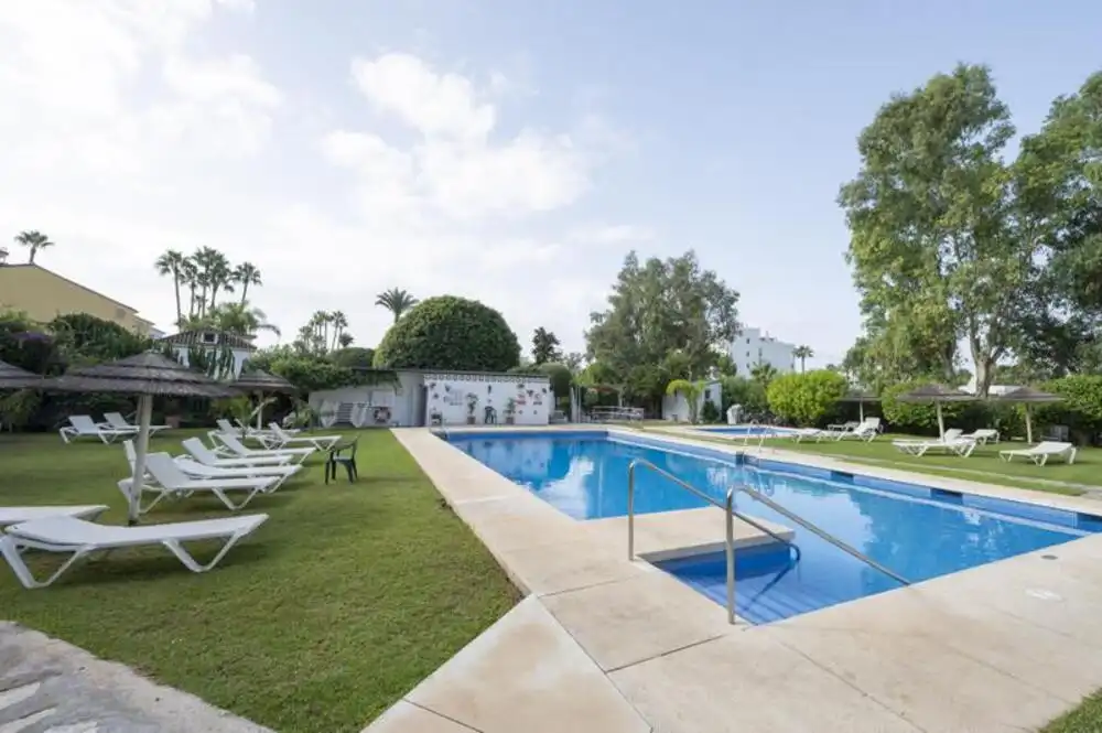 Piscina de Apartament de lloguer en Nueva Andalucía