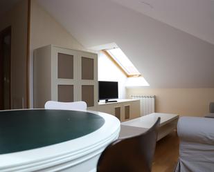 Bedroom of Attic to rent in Santiago de Compostela   with Heating, Furnished and Oven