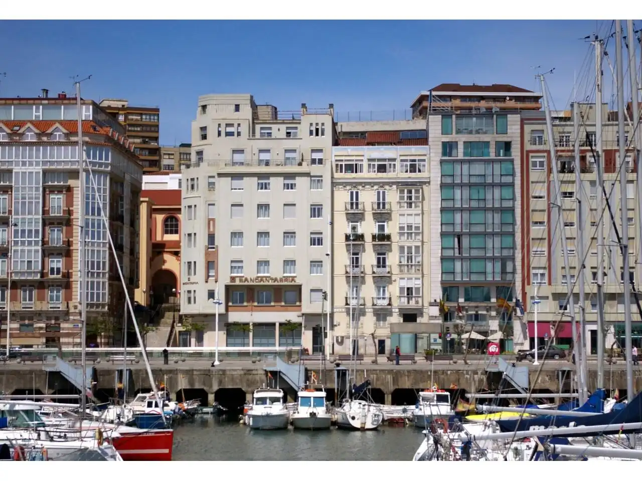 Vista exterior de Pis en venda en Santander amb Calefacció