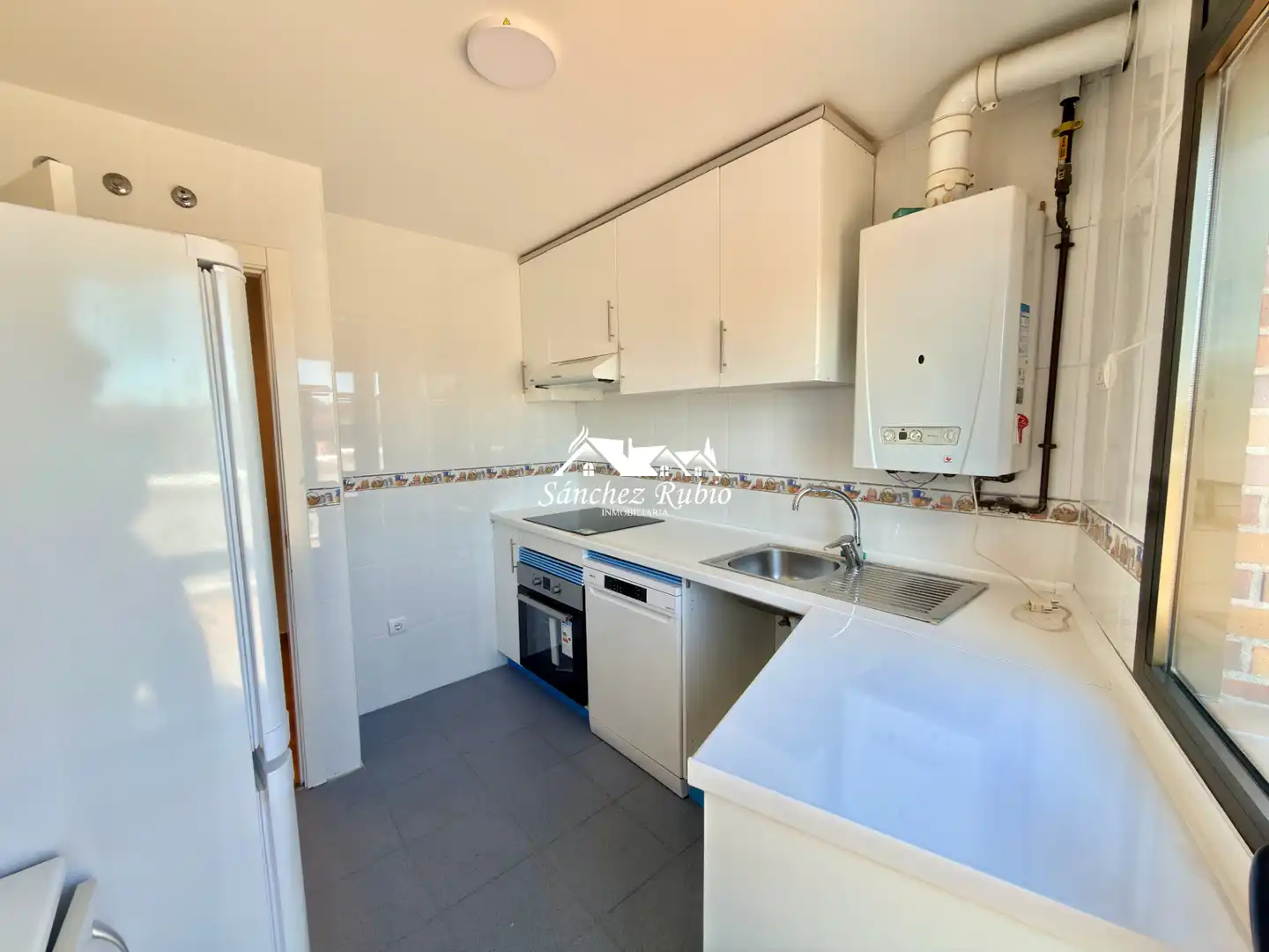 Kitchen of Attic for rent in Las Rozas de Madrid  with Air Conditioner, Heating and Parquet flooring