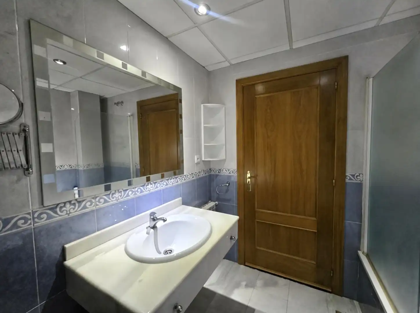 Bathroom of Flat for sale in Plasencia  with Air Conditioner, Heating and Terrace