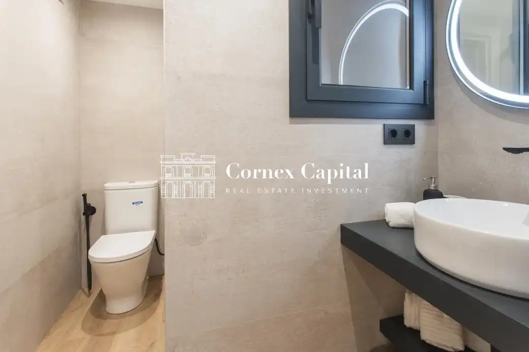 Bany de Dúplex en venda en Barcelona amb Aire condicionat, Calefacció i Terrassa