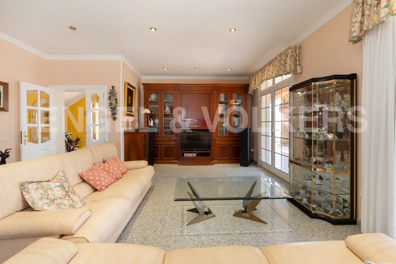 Sala d'estar de Casa o xalet en venda en Mogán amb Calefacció, Jardí privat i Terrassa
