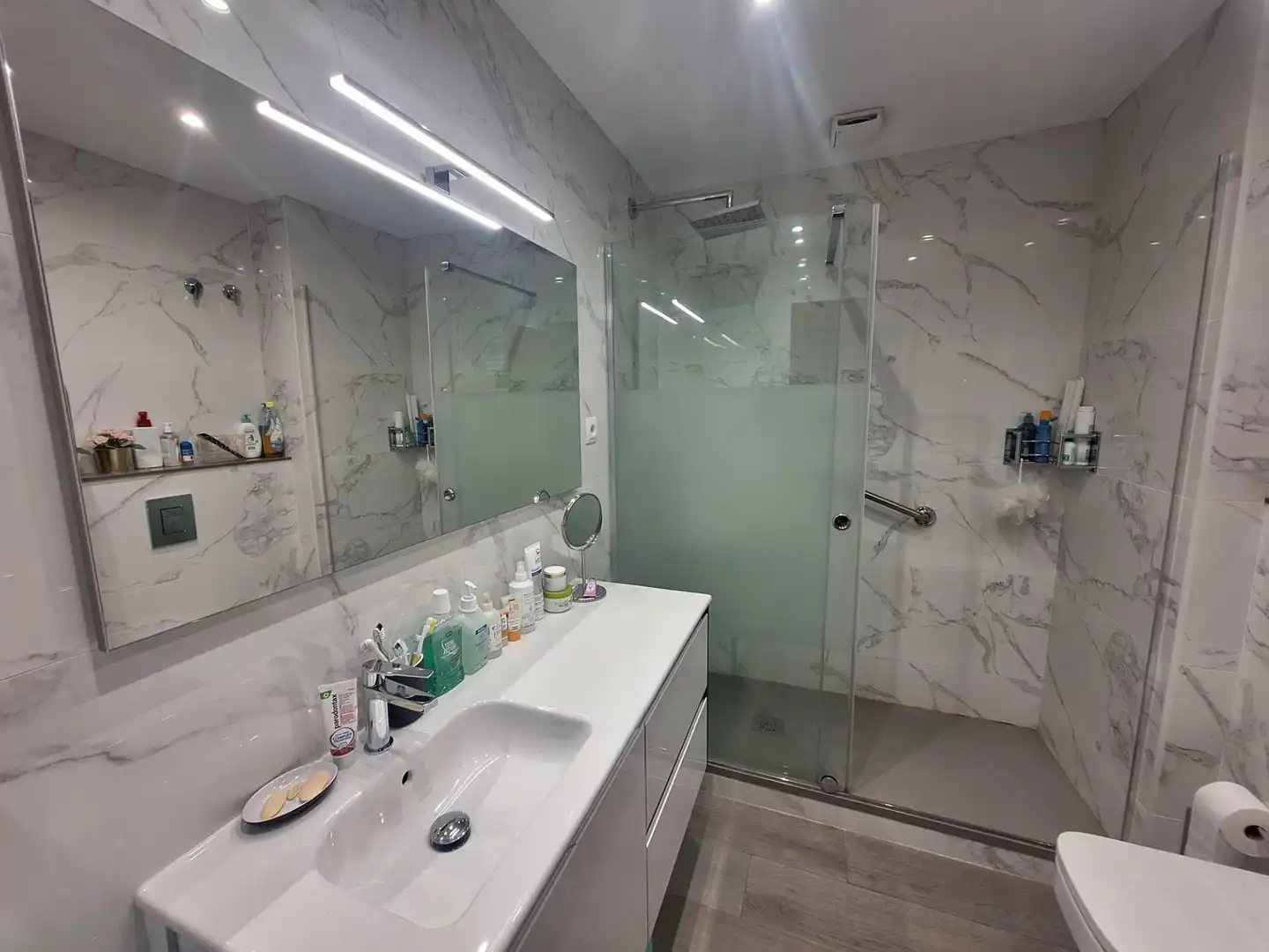 Baño de Casa adosada en venta en Sabadell con Aire acondicionado, Jardín privado y Terraza