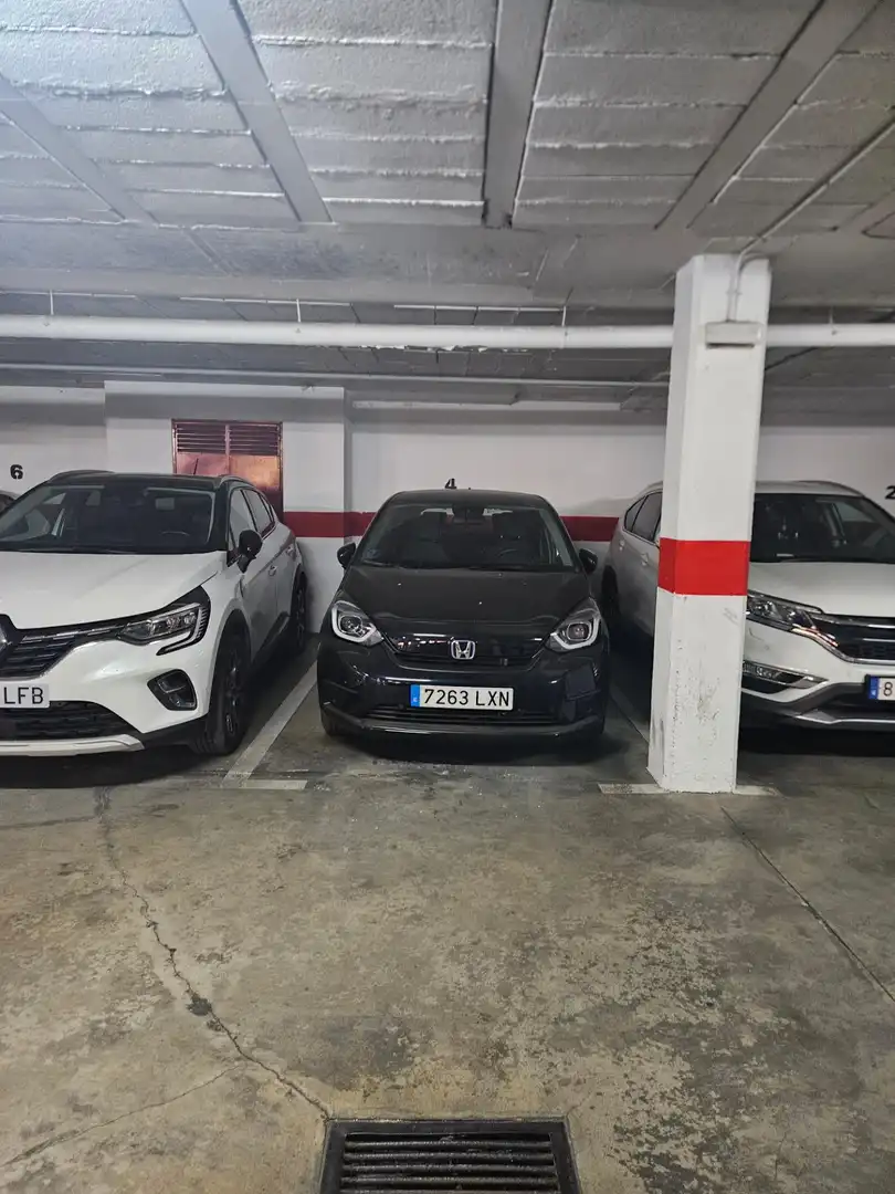 Parkplatz von Wohnung zur Miete in Dos Hermanas mit Klimaanlage, Terrasse und Möbliert